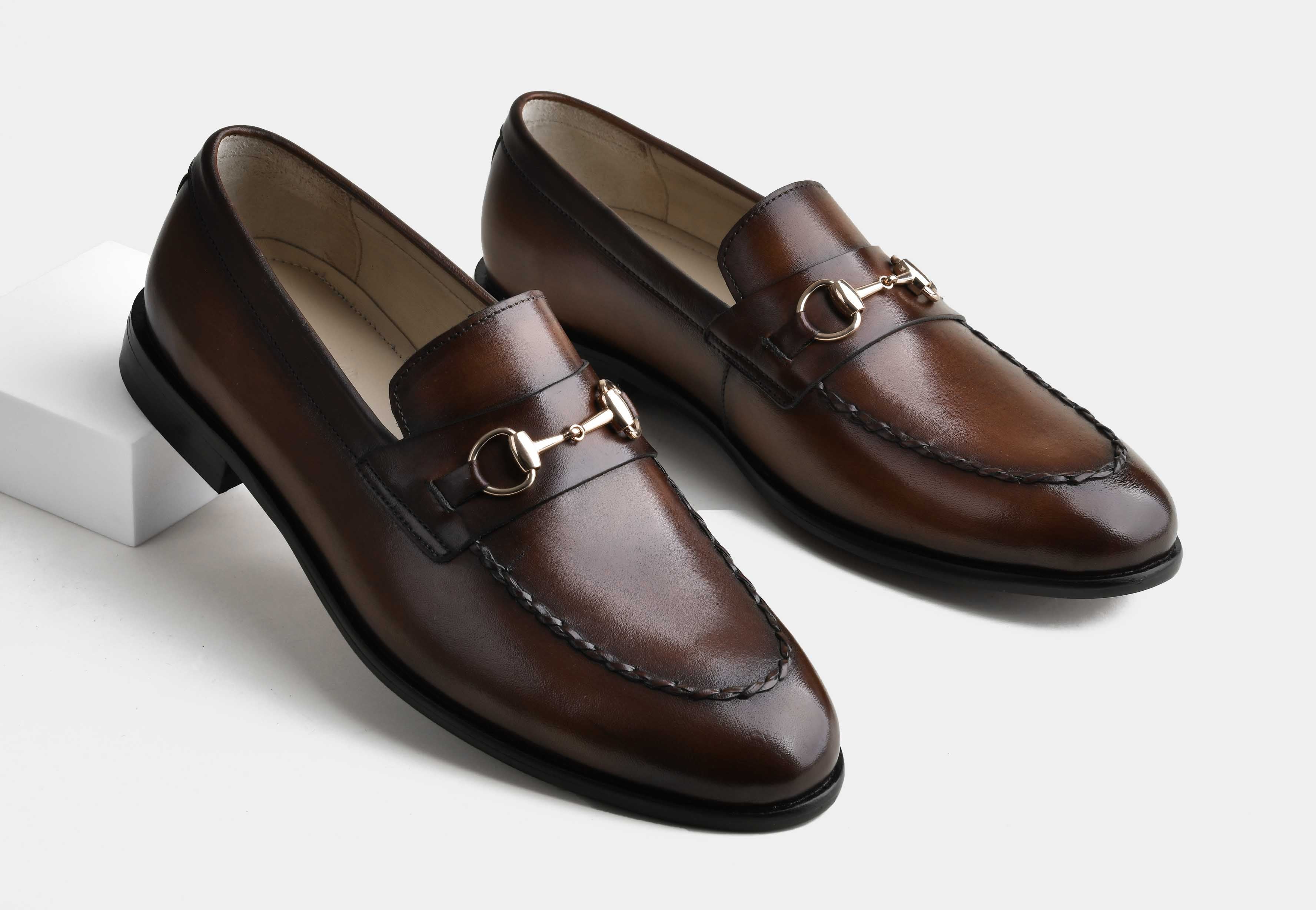 LUCA | MEN BROWN HAND-BURNISHED BUCKLE LOAFERS