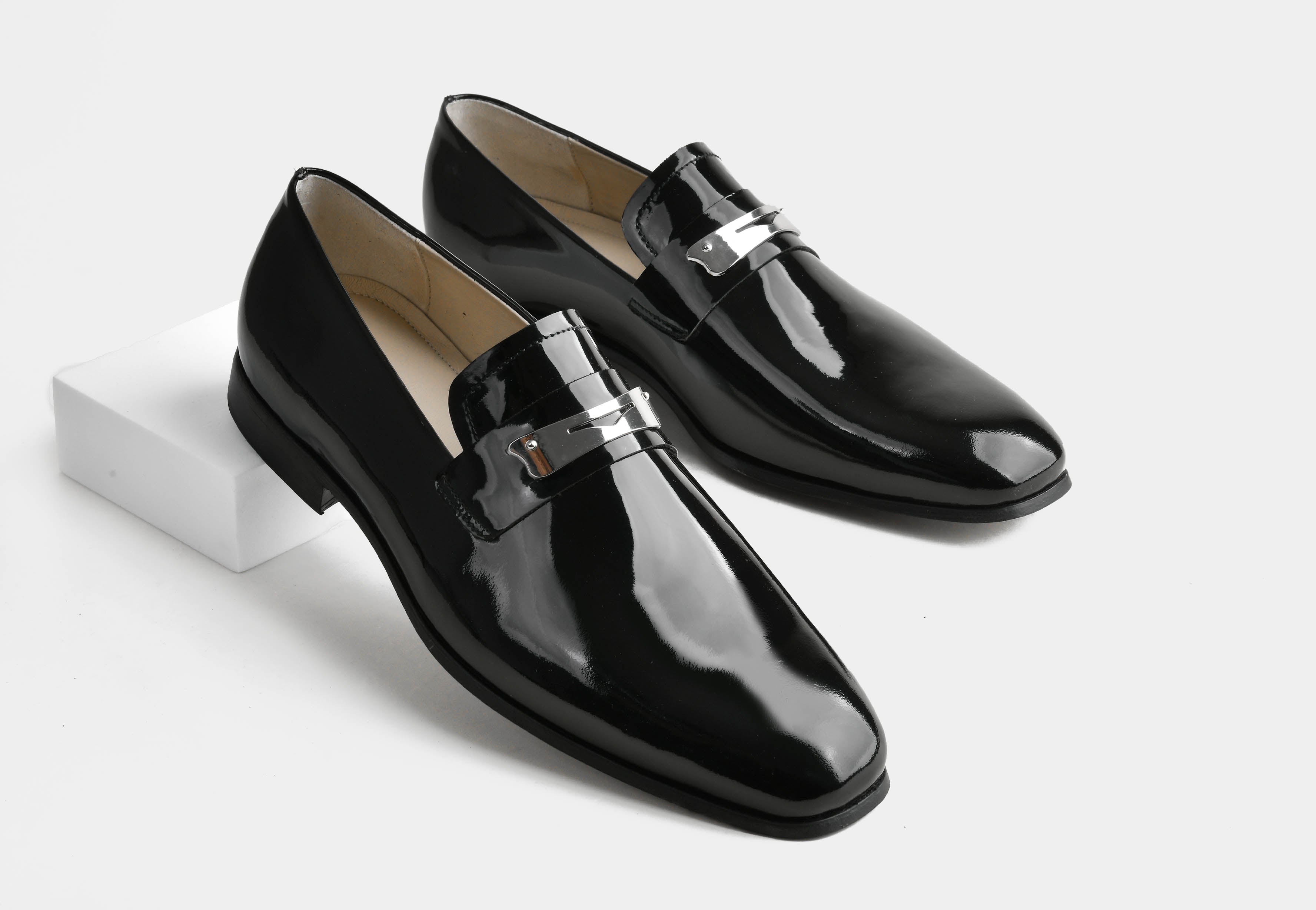 LIVANO | MEN BLACK PATENT METAL-STRAP LOAFERS
