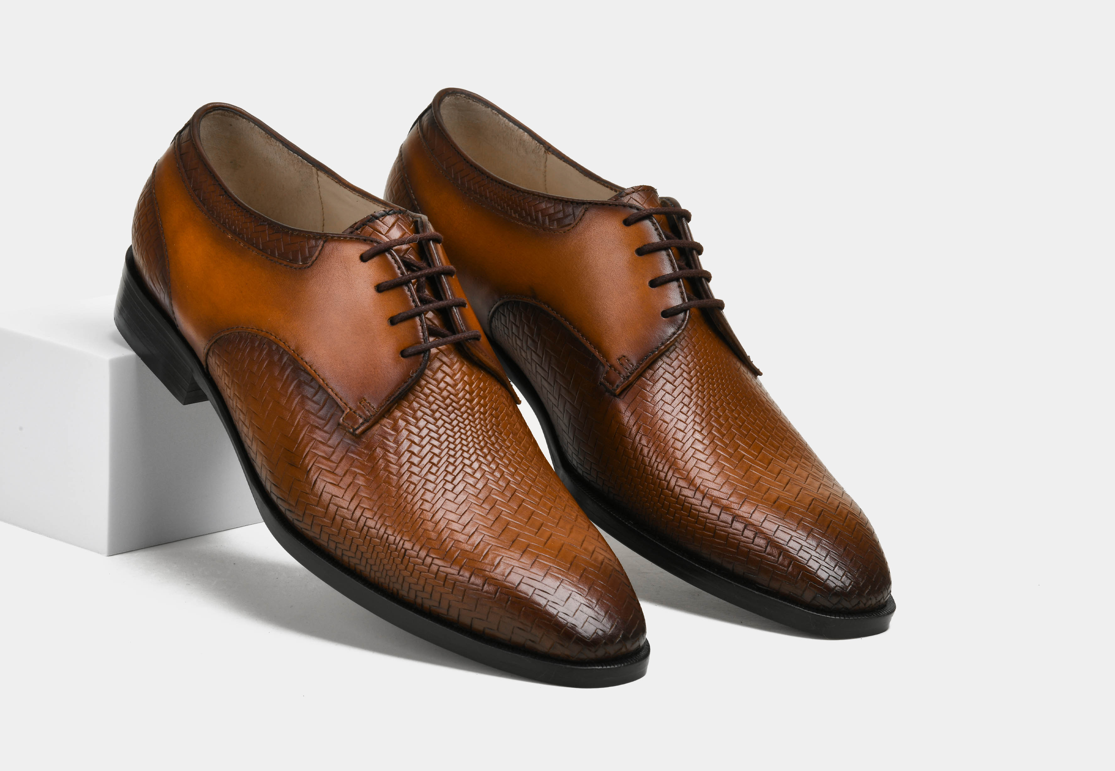 ENZO | MEN TAN WOVEN DERBYS