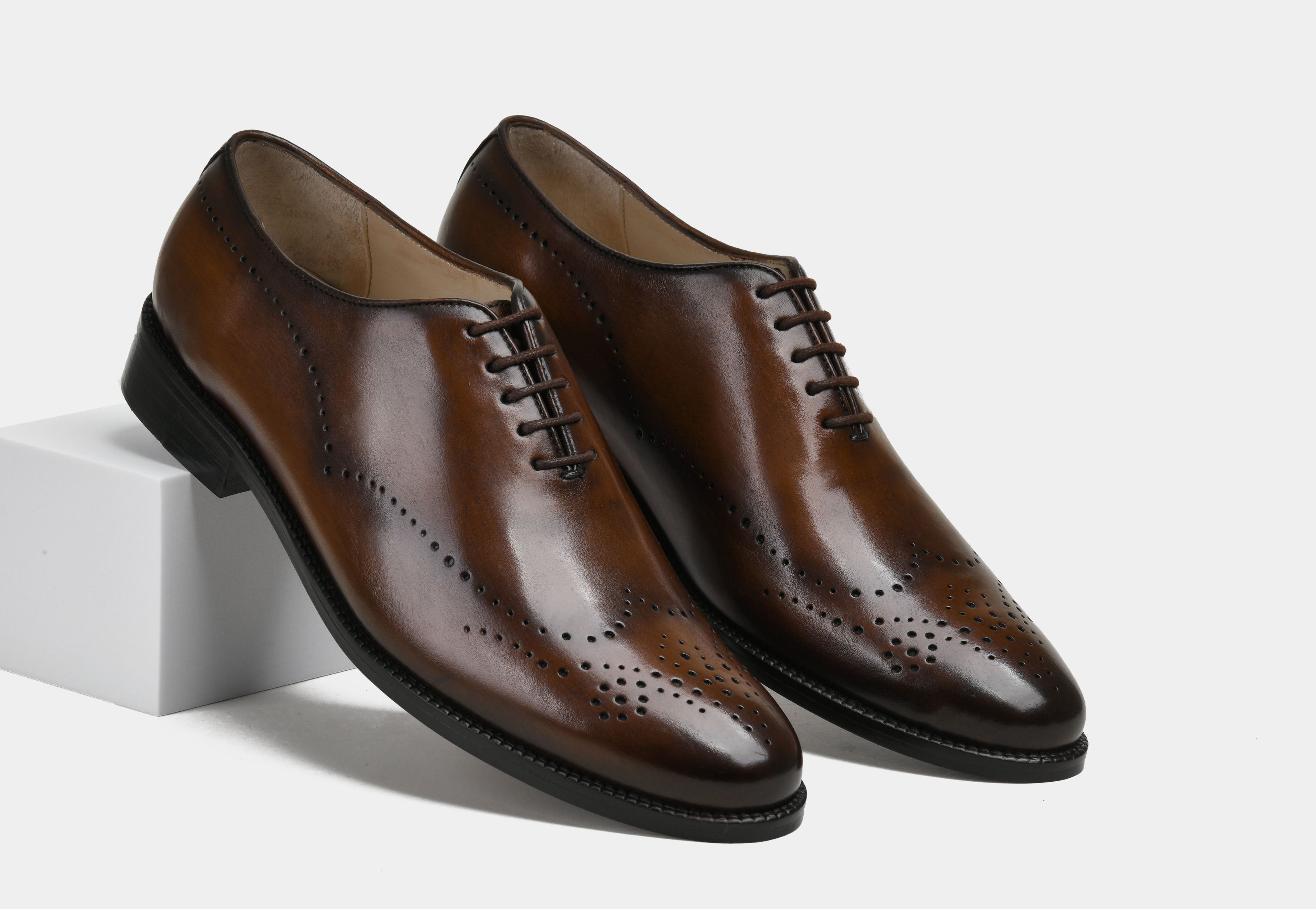 Enrico | MEN DARK BROWN WHOLECUT BROGUES