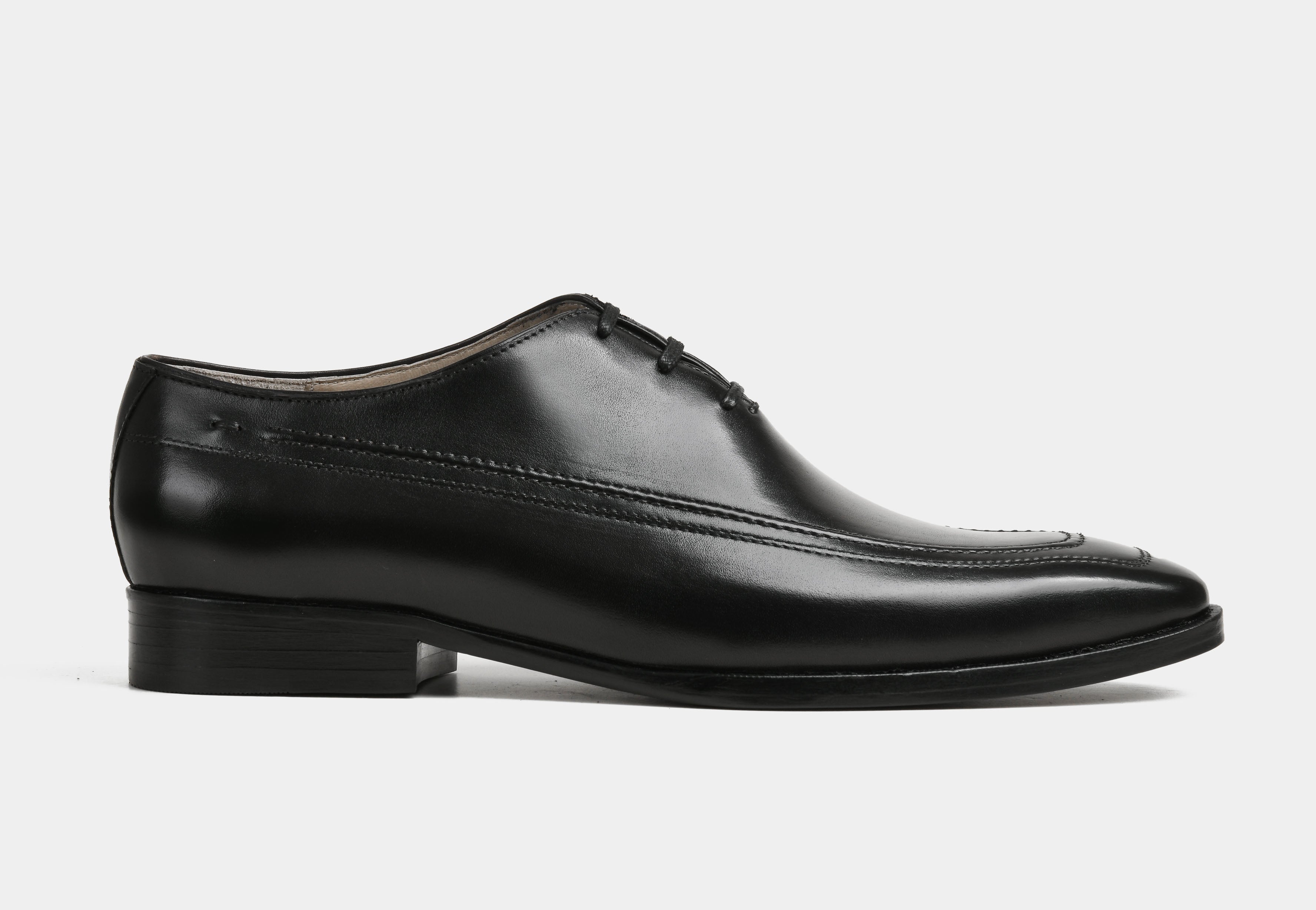 RICCARDO | MEN BLACK WHOLECUT LACE-UPS