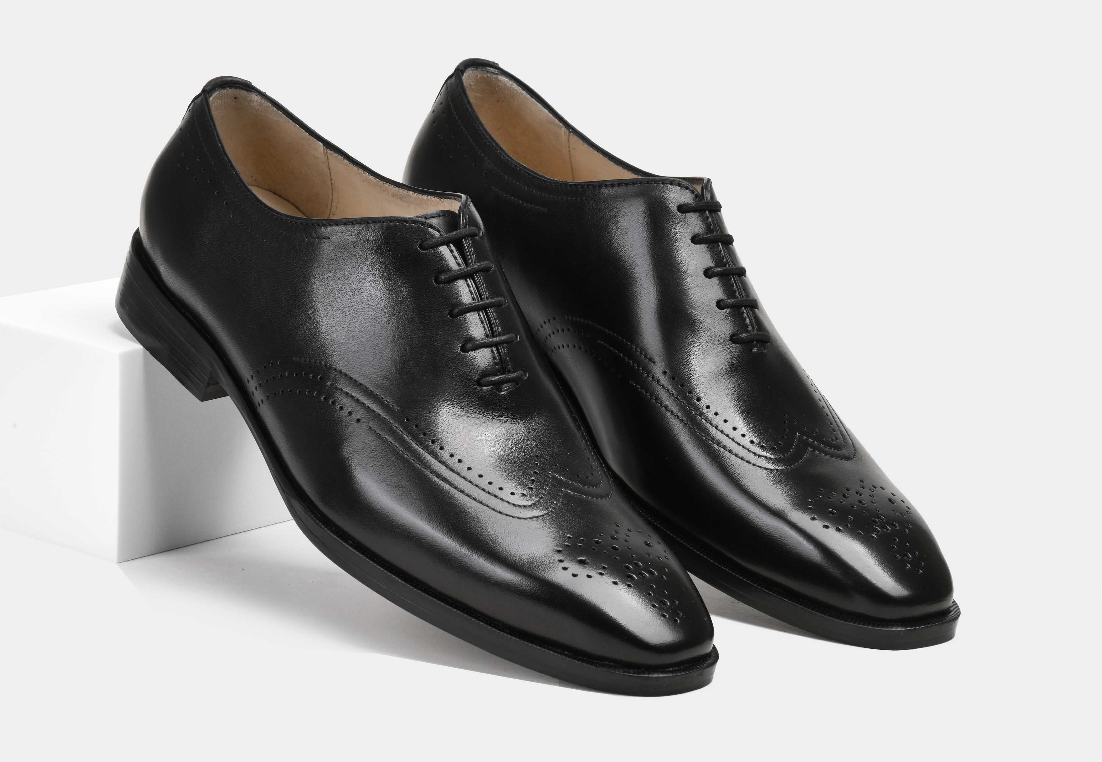 VALENTINO | MEN BLACK BROGUE OXFORDS