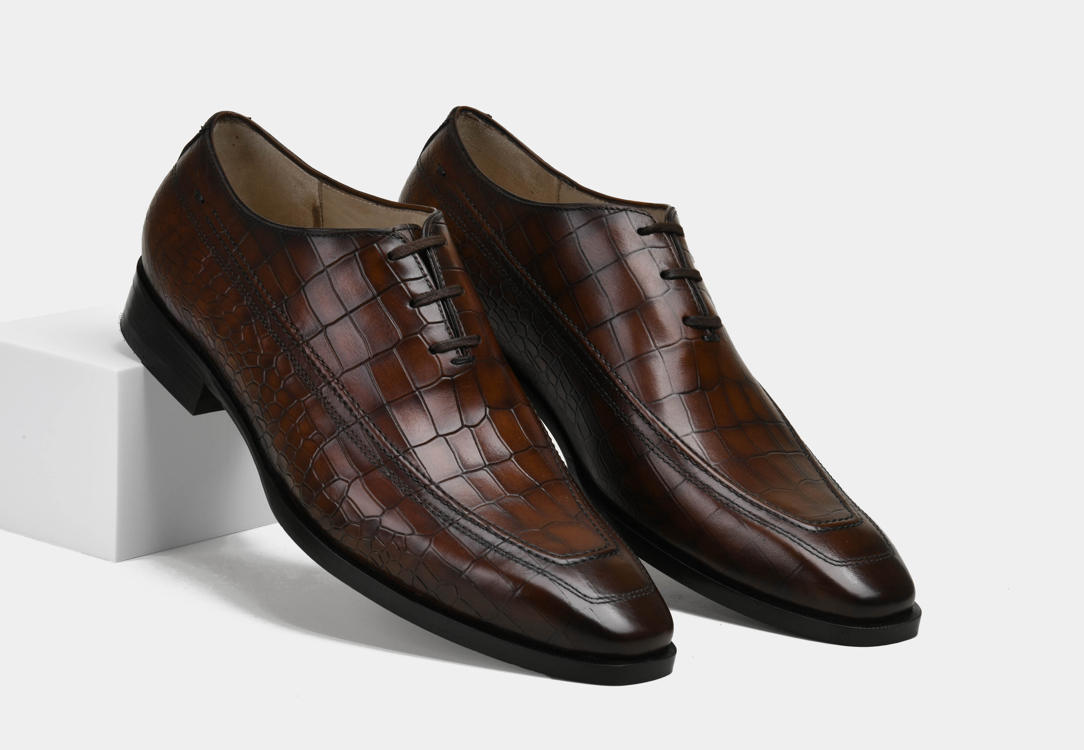 RICCARDO | MEN BROWN CROCO WHOLECUT LACE-UPS