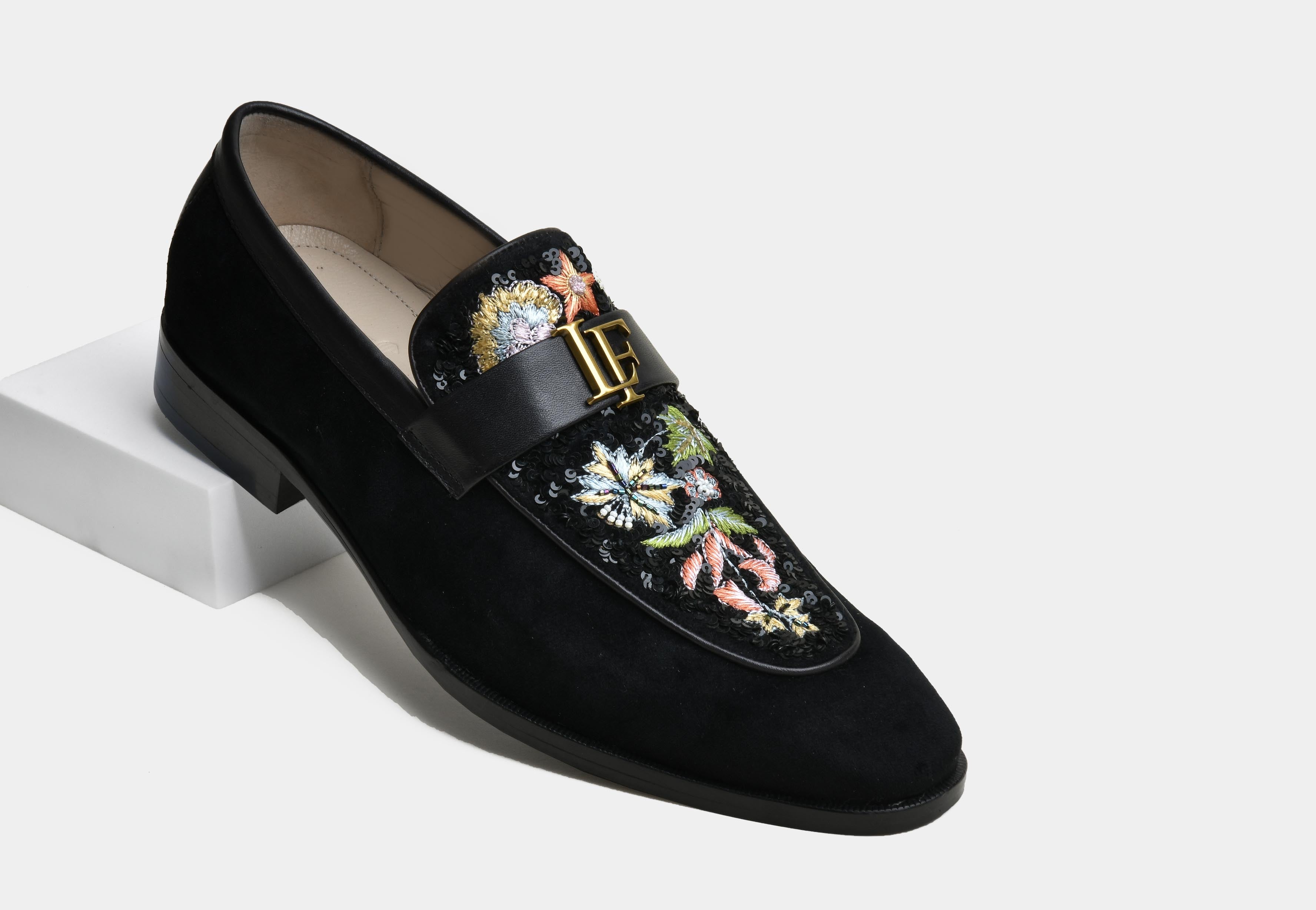Sereno | MEN BLACK FLORAL EMBROIDERED SLIP-ONS