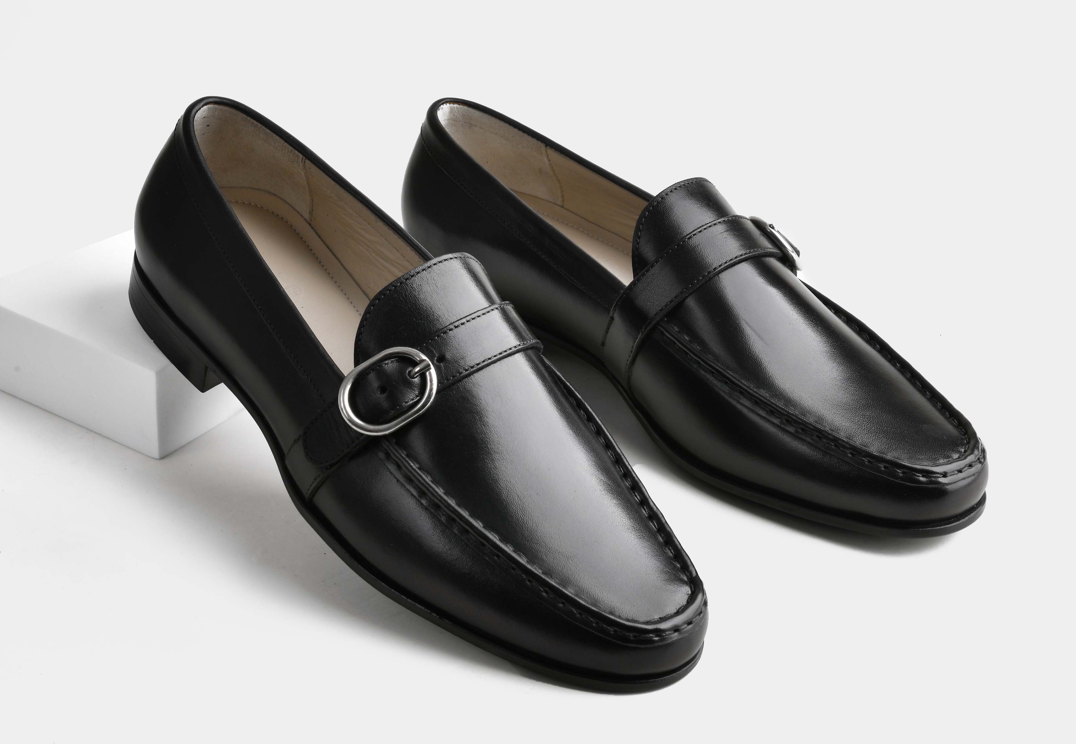 SORRENTO | MEN BLACK CALF LEATHER SIDE-BUCKLE LOAFERS