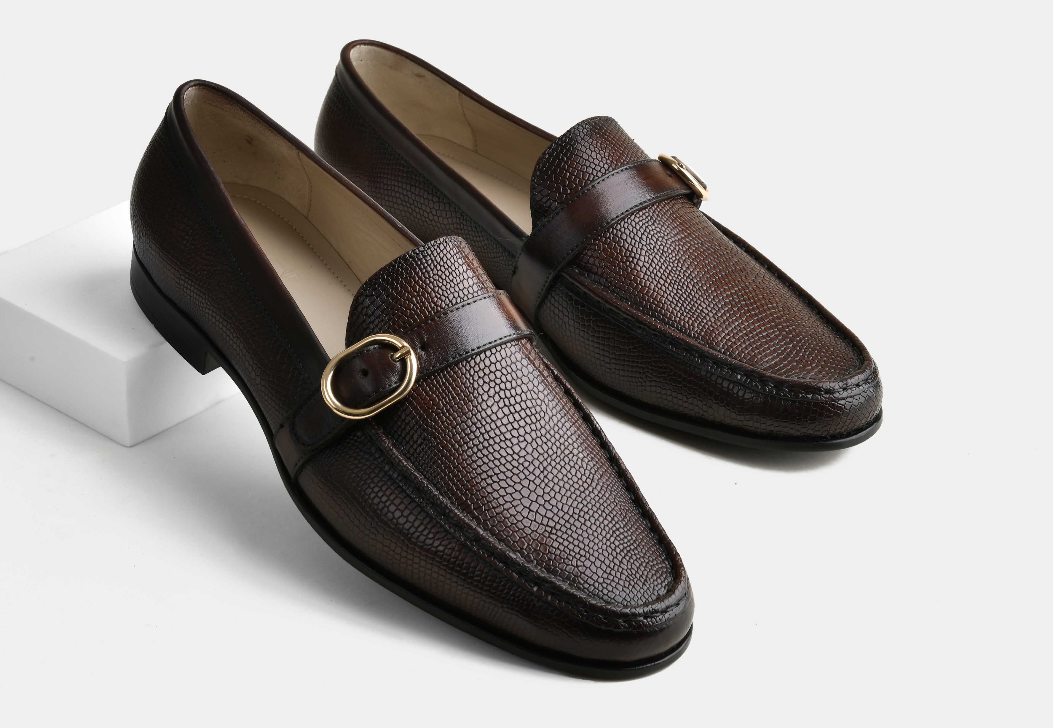 SORRENTO | MEN BROWN TEXTURED LEATHER SIDE-BUCKLE LOAFERS