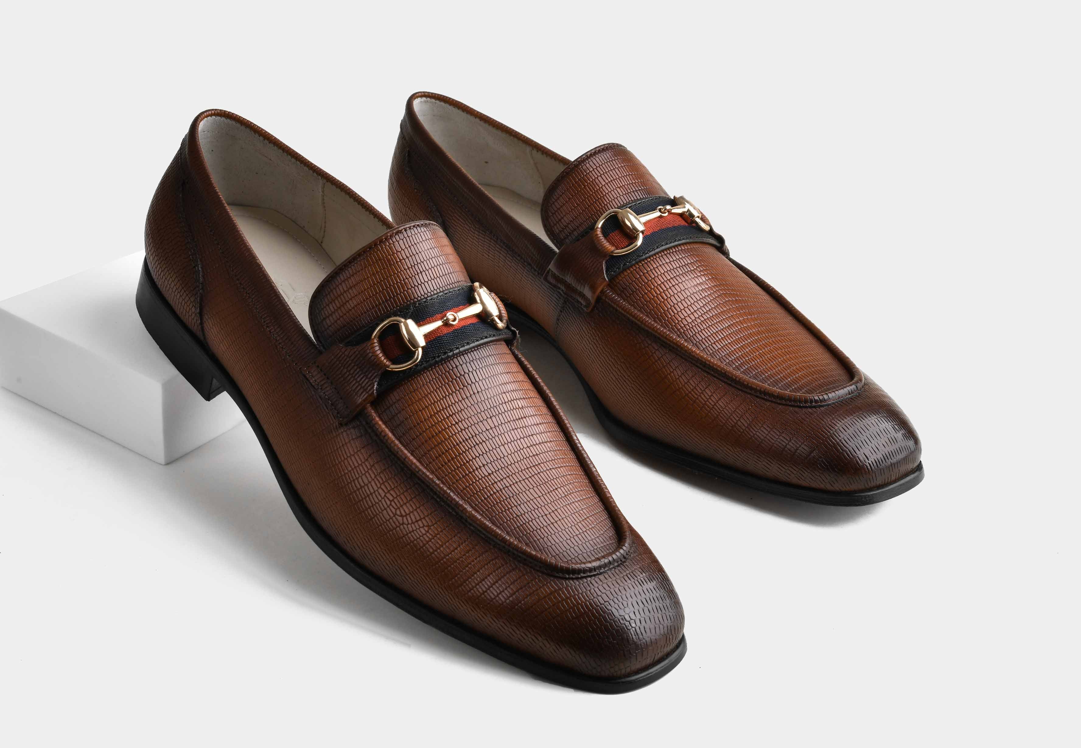 VARENO | MEN TAN TEXTURED HORSEBIT LOAFERS