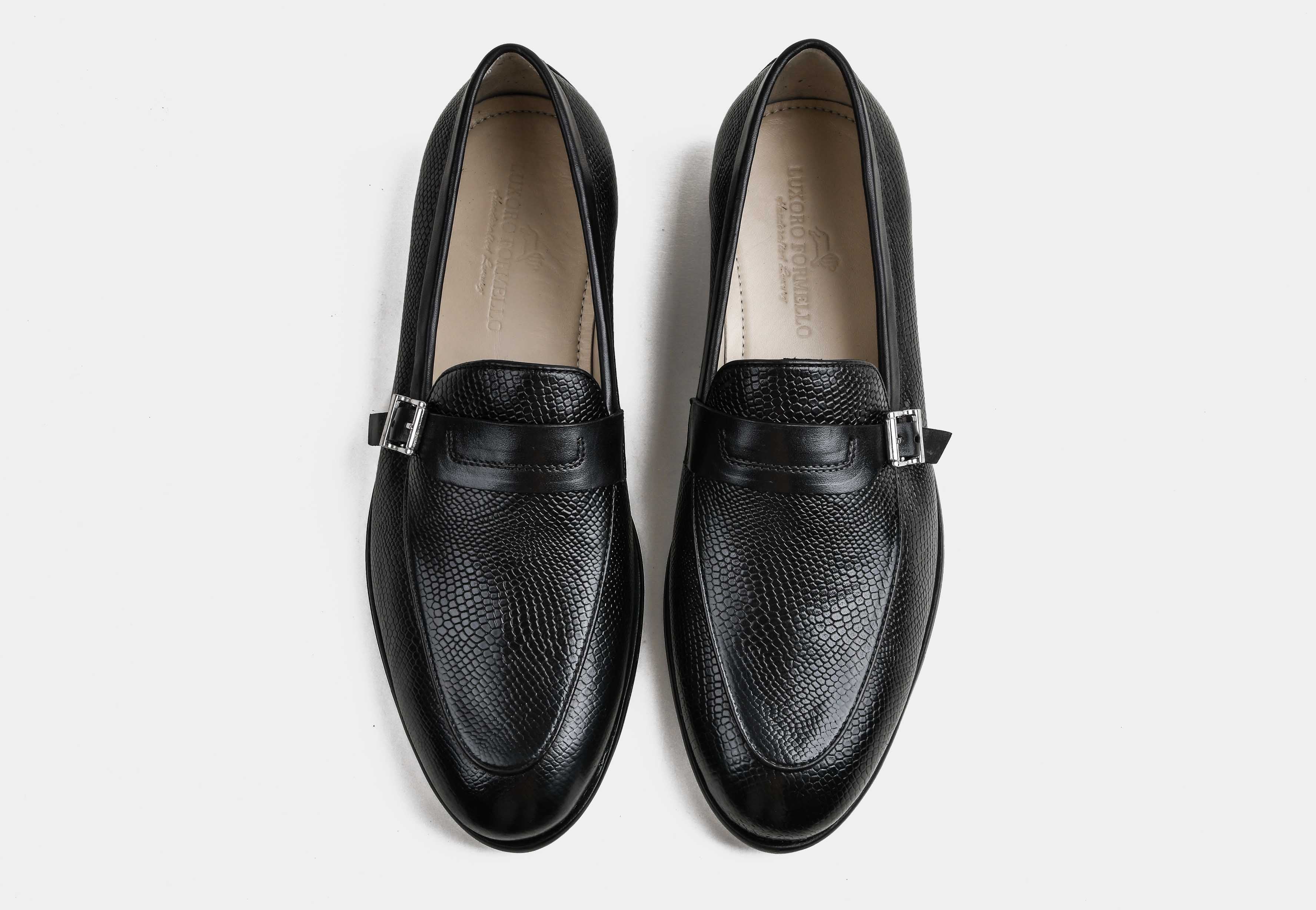 VERO | MEN BLACK TEXTURED BUCKLE STRAP LOAFERS