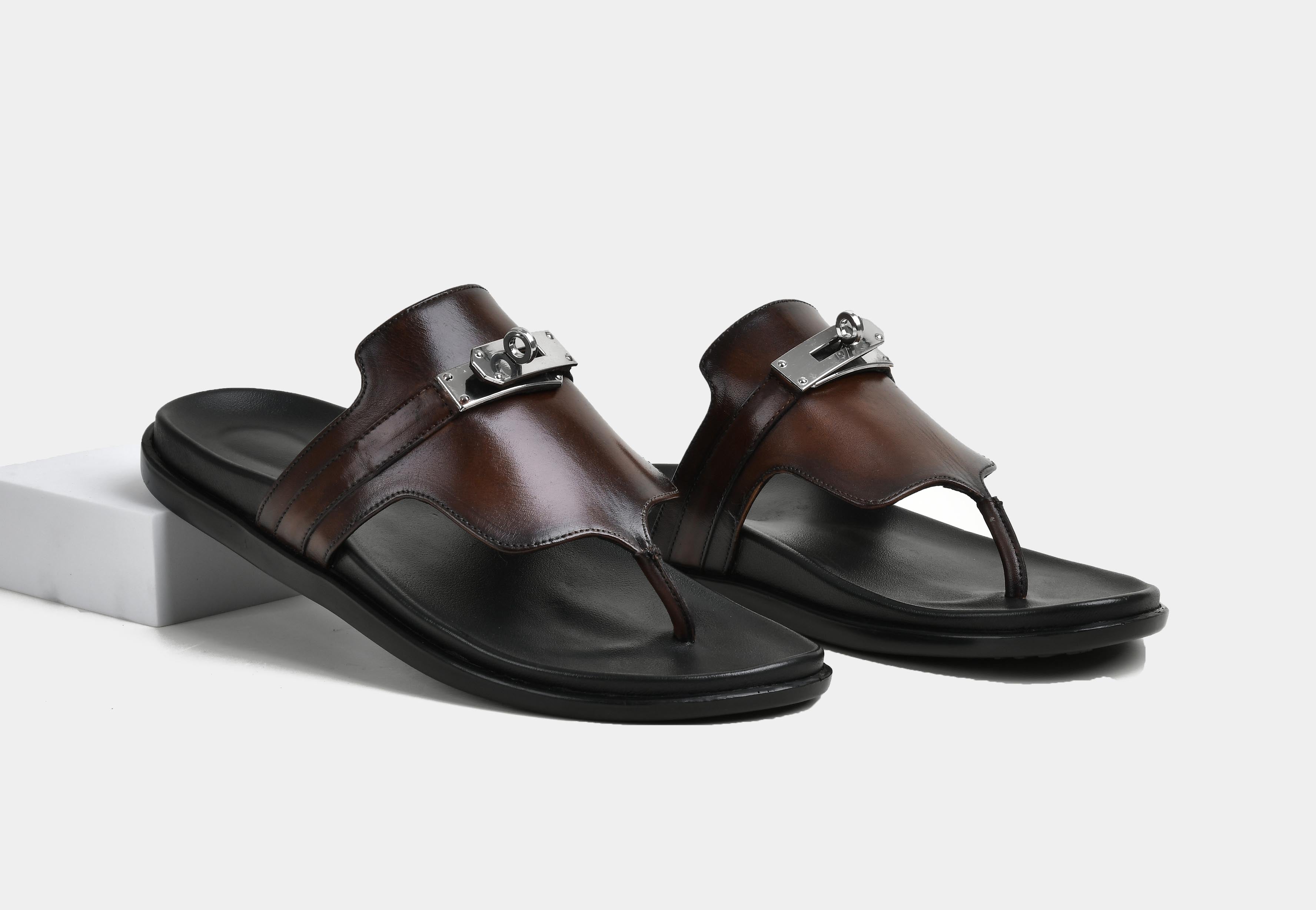 TORINO | MEN BROWN LEATHER TOE-RING SLIDERS