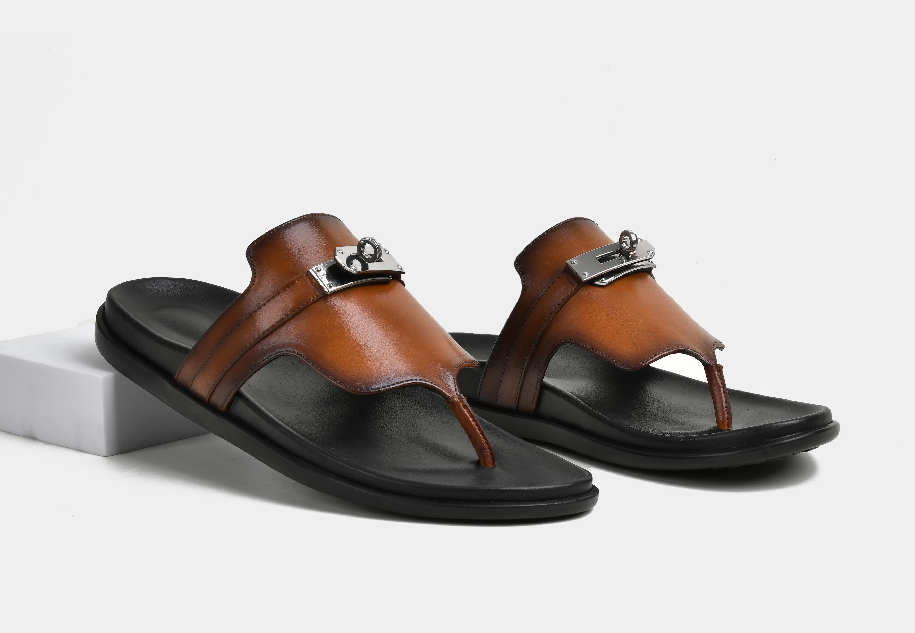 TORINO | MEN TAN LEATHER TOE-RING SLIDERS